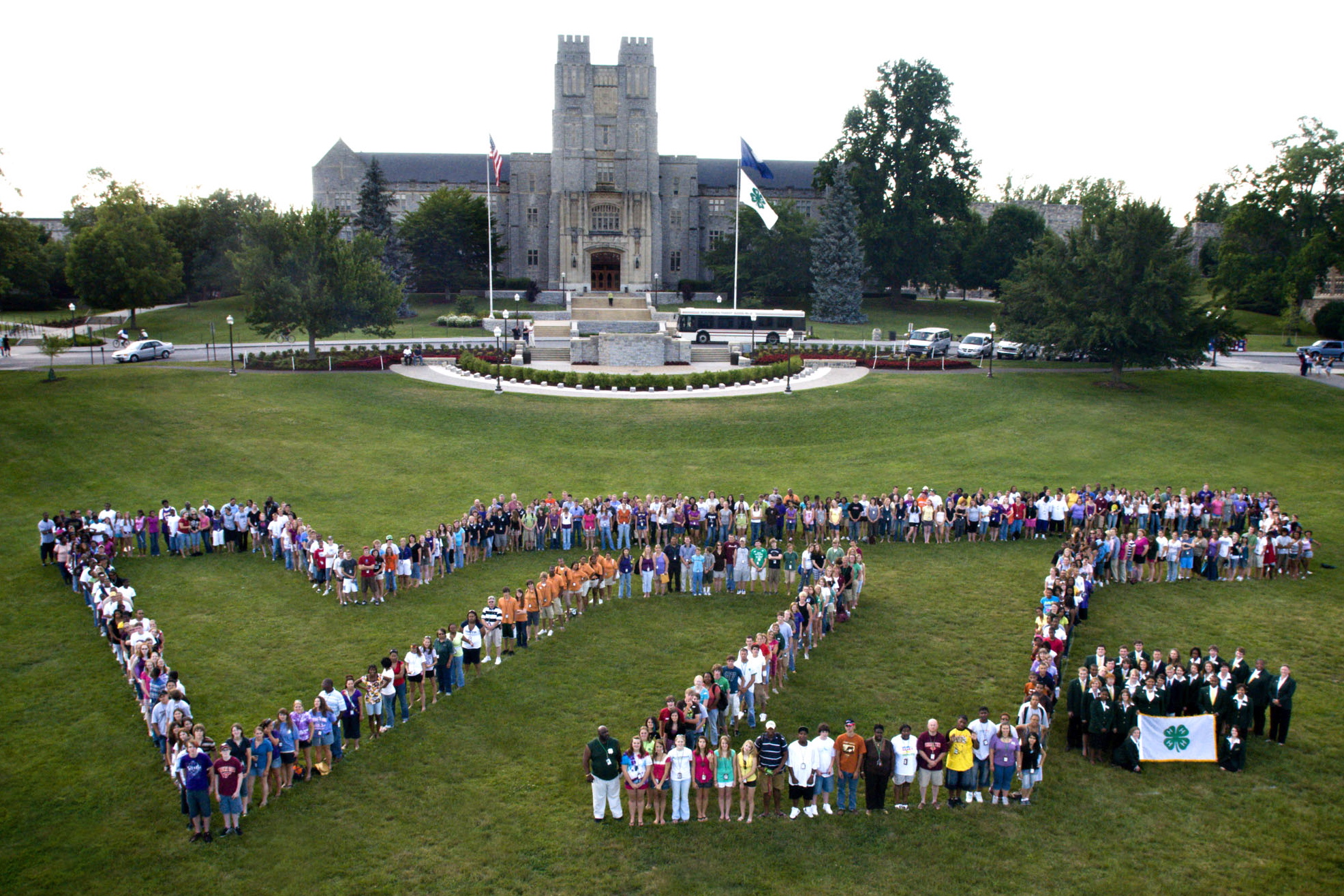 2008 4-H delegates on the Drillfield