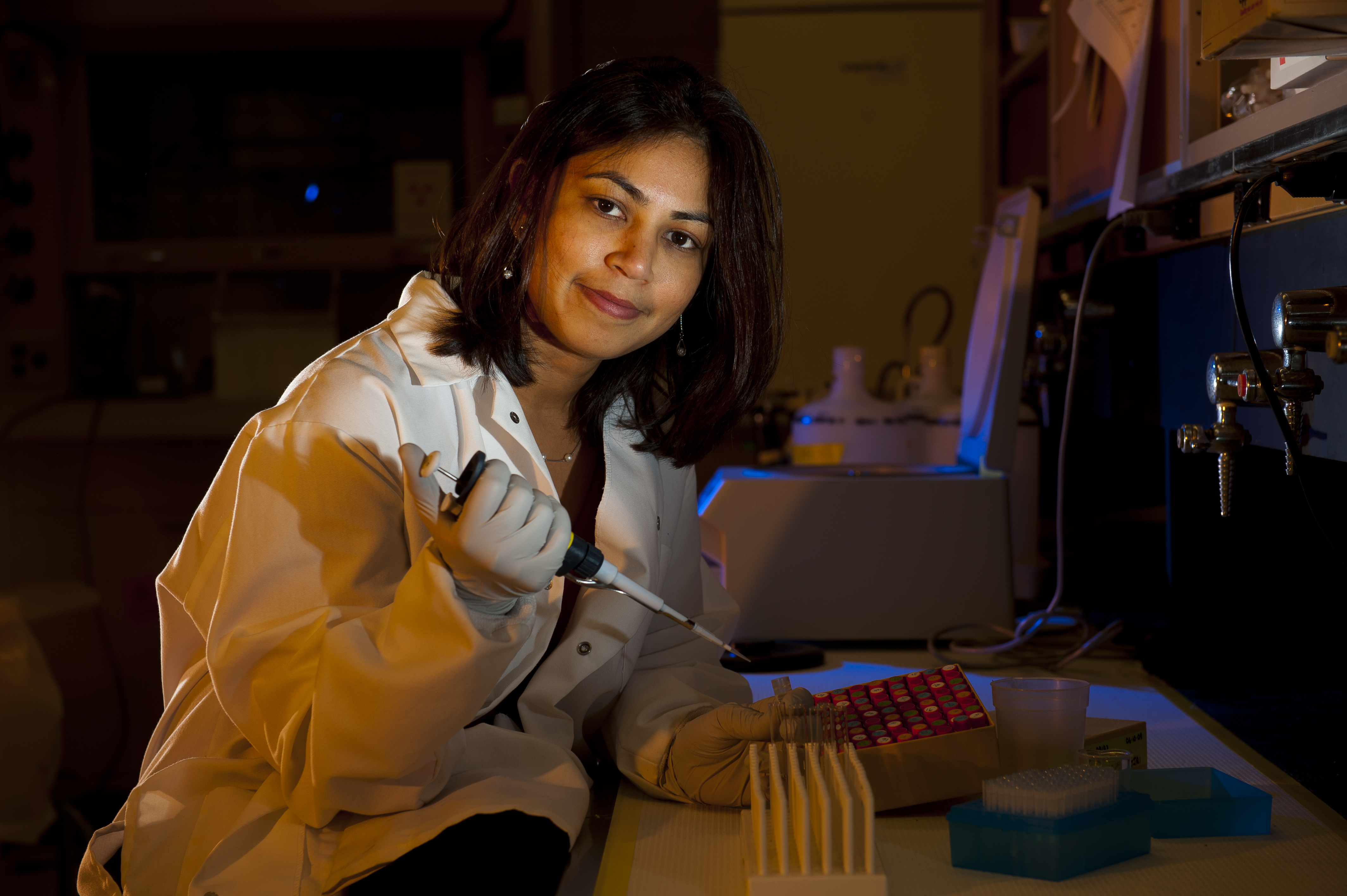 Tina Savla assaying saliva samples in the lab.