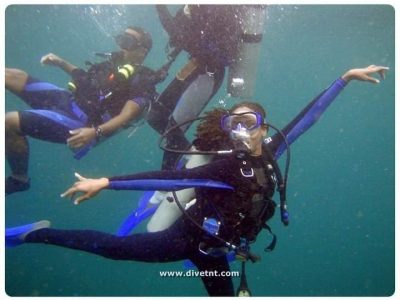 Carla Savage doing ballet while diving. 