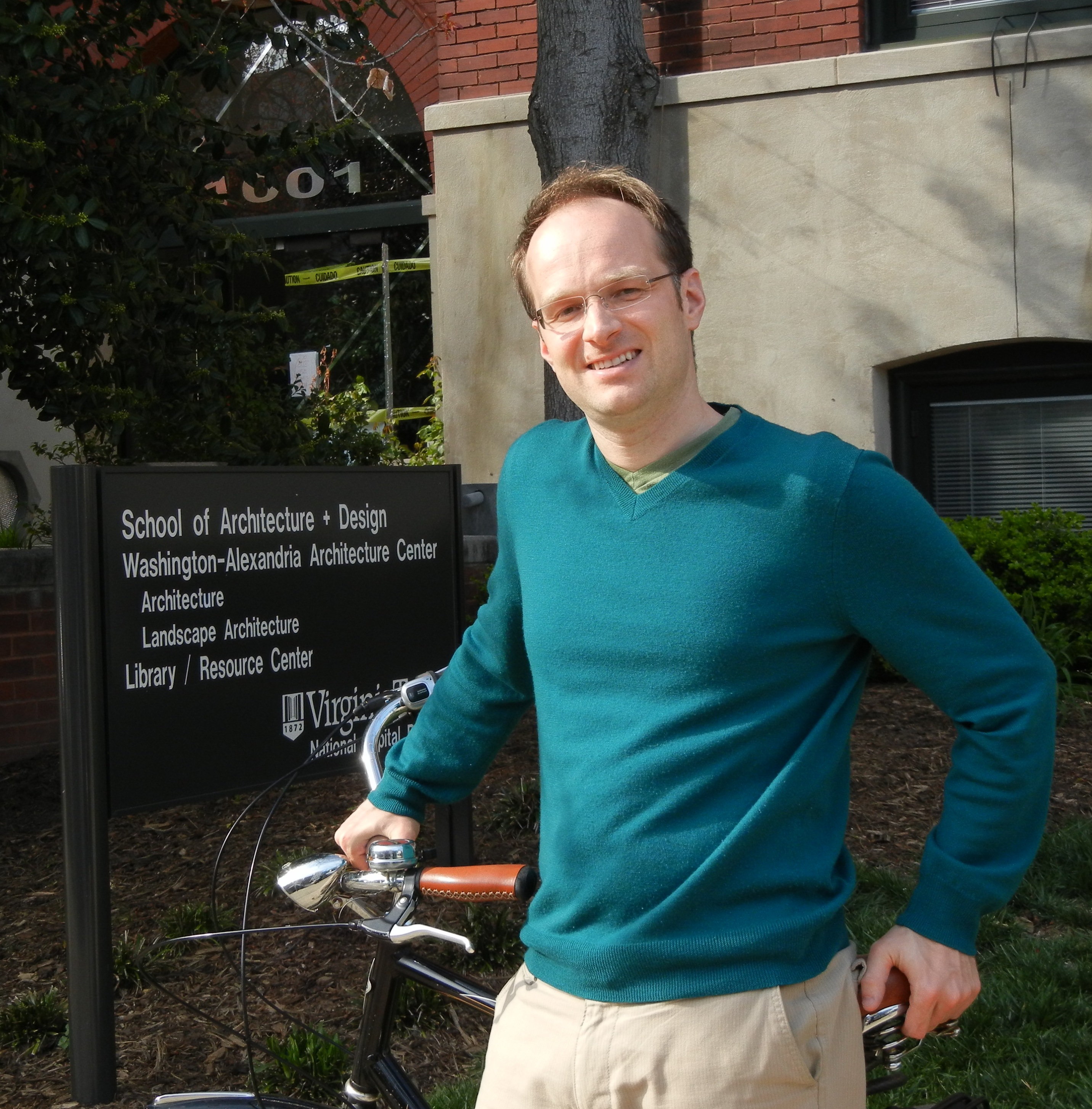 Ralph Buehler with his bicycle on the Virginia Tech campus in Old Town Alexandria