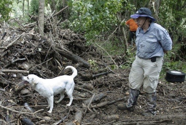 Gilbert with her search and rescue dog Moki 