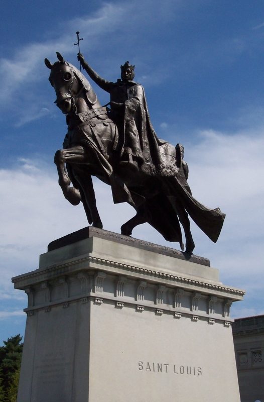 image of the statue Apotheosis of Saint Louis 