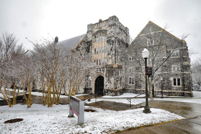 Snow on the Blacksburg campus
