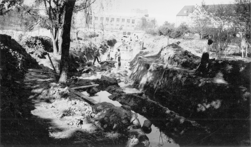 historic black and white photo of stroubles creek