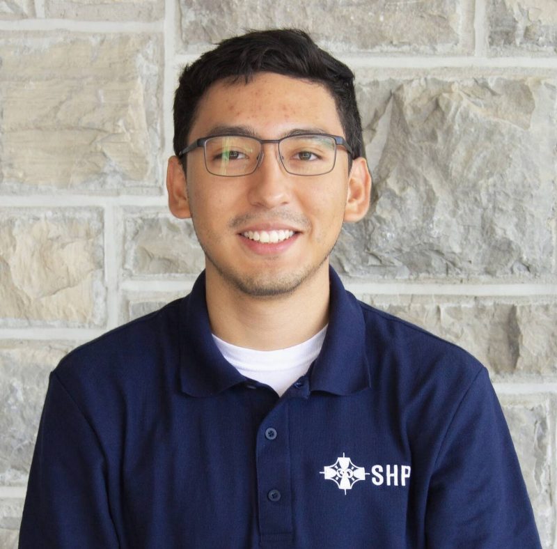 Photo of 2022 Boeing Scholar Diego Espinoza