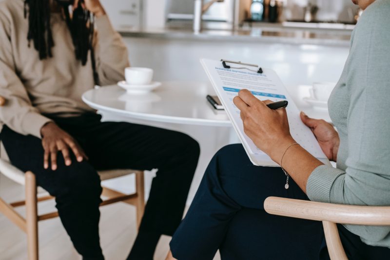 A scene from a job interview. Photo courtesy Pexels.