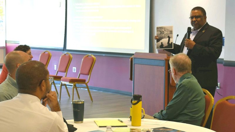 Dr. Trey Waller, College of Engineering director of graduate student programs, leads a discussion on perceptions of mentoring during a workshop at the Graduate School. Julia Hazelwood photo.
