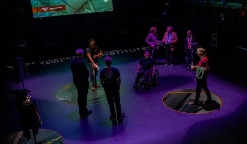 An interactive demo in the cube, with 8 people.